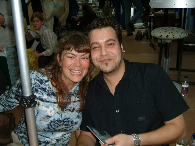My dear friend Claudi meeting her little heroe Laith Al-Deen. She was soooo shy!!;-))